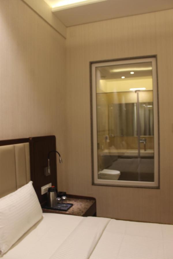 Hotel Rajhans Abhinandan Bhopal Eksteriør billede