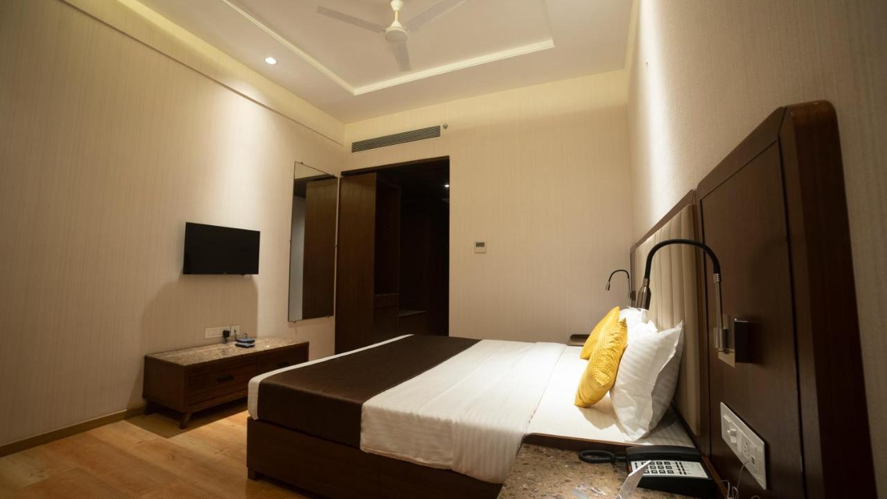 Hotel Rajhans Abhinandan Bhopal Eksteriør billede
