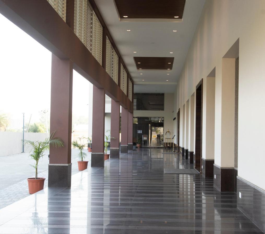 Hotel Rajhans Abhinandan Bhopal Eksteriør billede