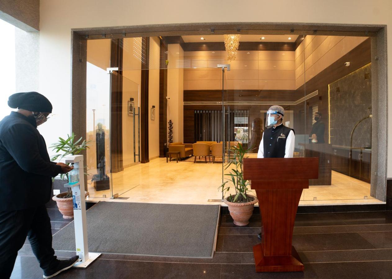 Hotel Rajhans Abhinandan Bhopal Eksteriør billede