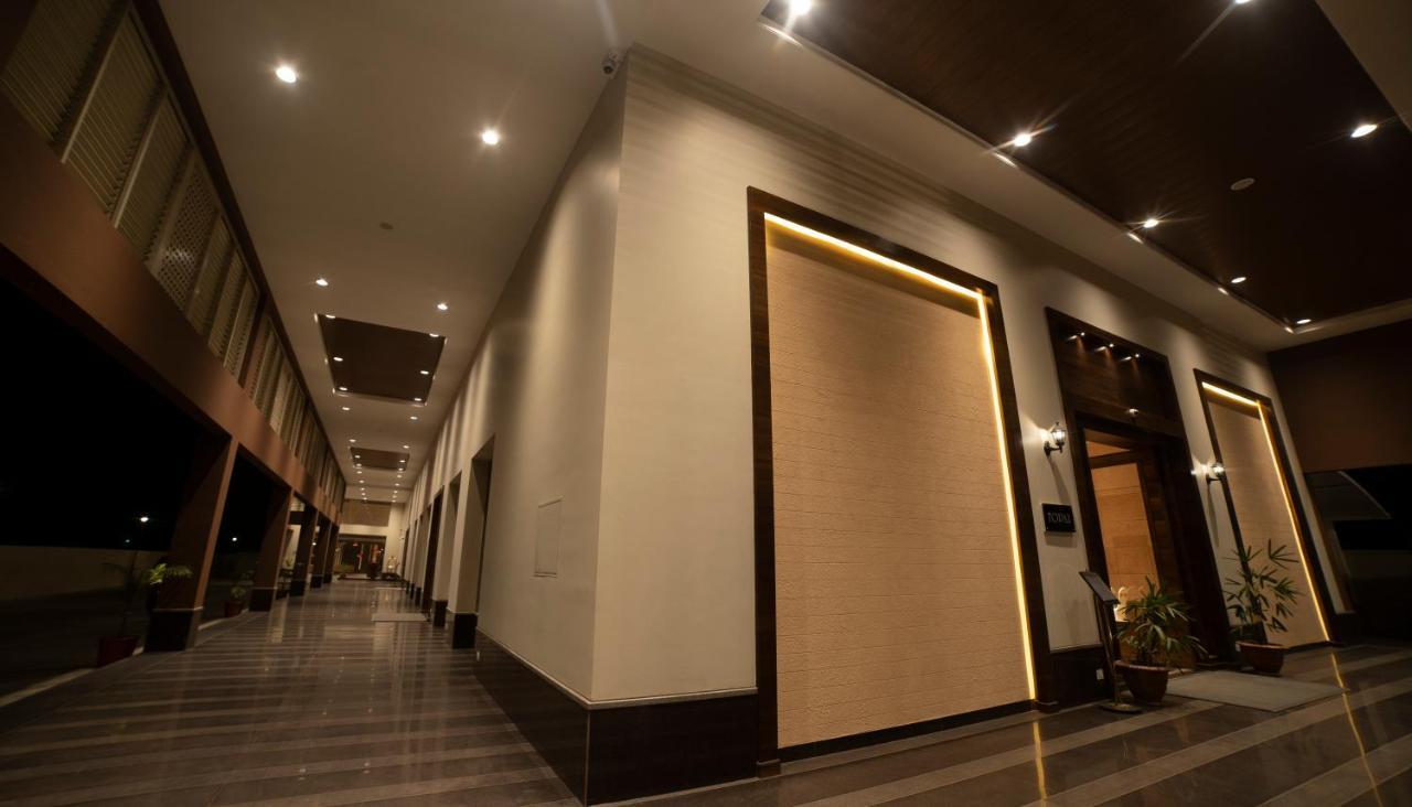 Hotel Rajhans Abhinandan Bhopal Eksteriør billede