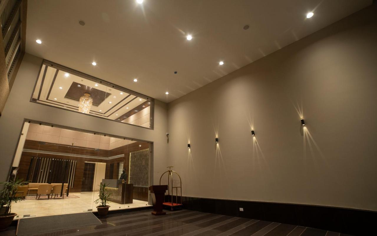 Hotel Rajhans Abhinandan Bhopal Eksteriør billede