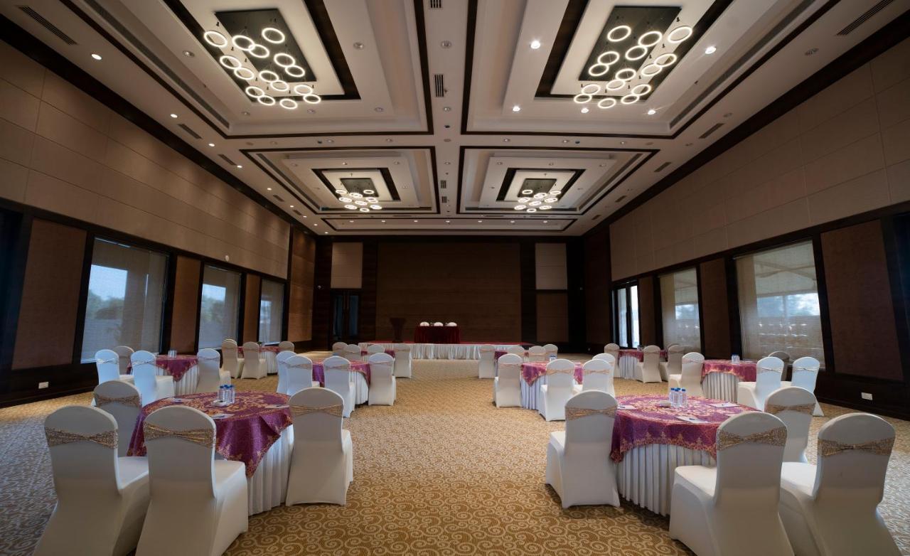 Hotel Rajhans Abhinandan Bhopal Eksteriør billede
