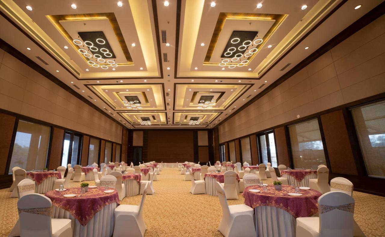 Hotel Rajhans Abhinandan Bhopal Eksteriør billede
