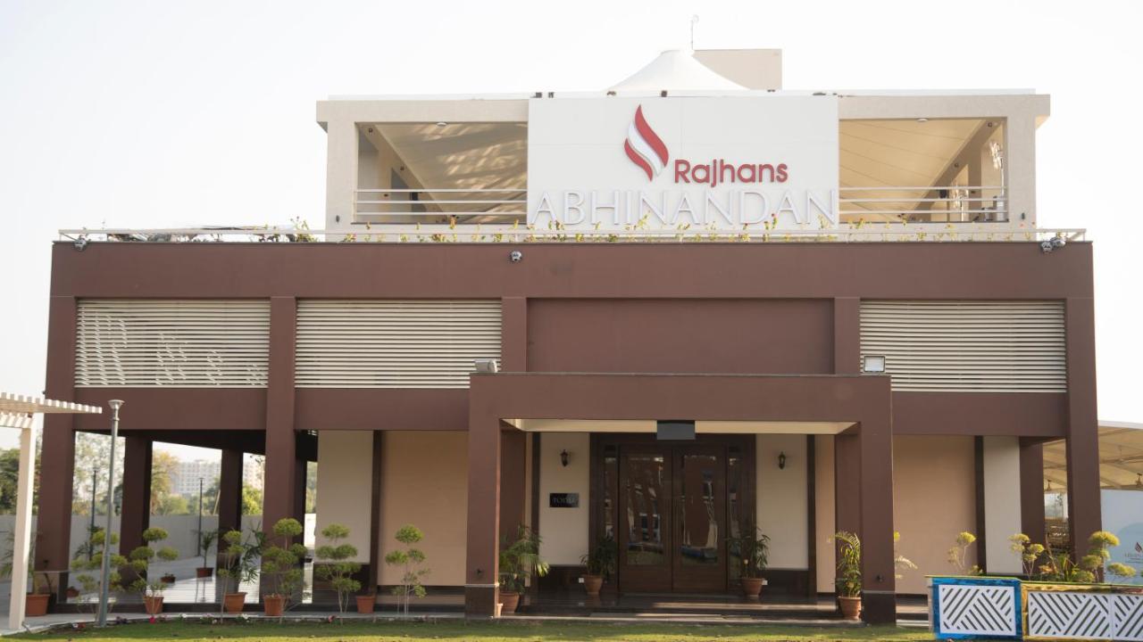 Hotel Rajhans Abhinandan Bhopal Eksteriør billede