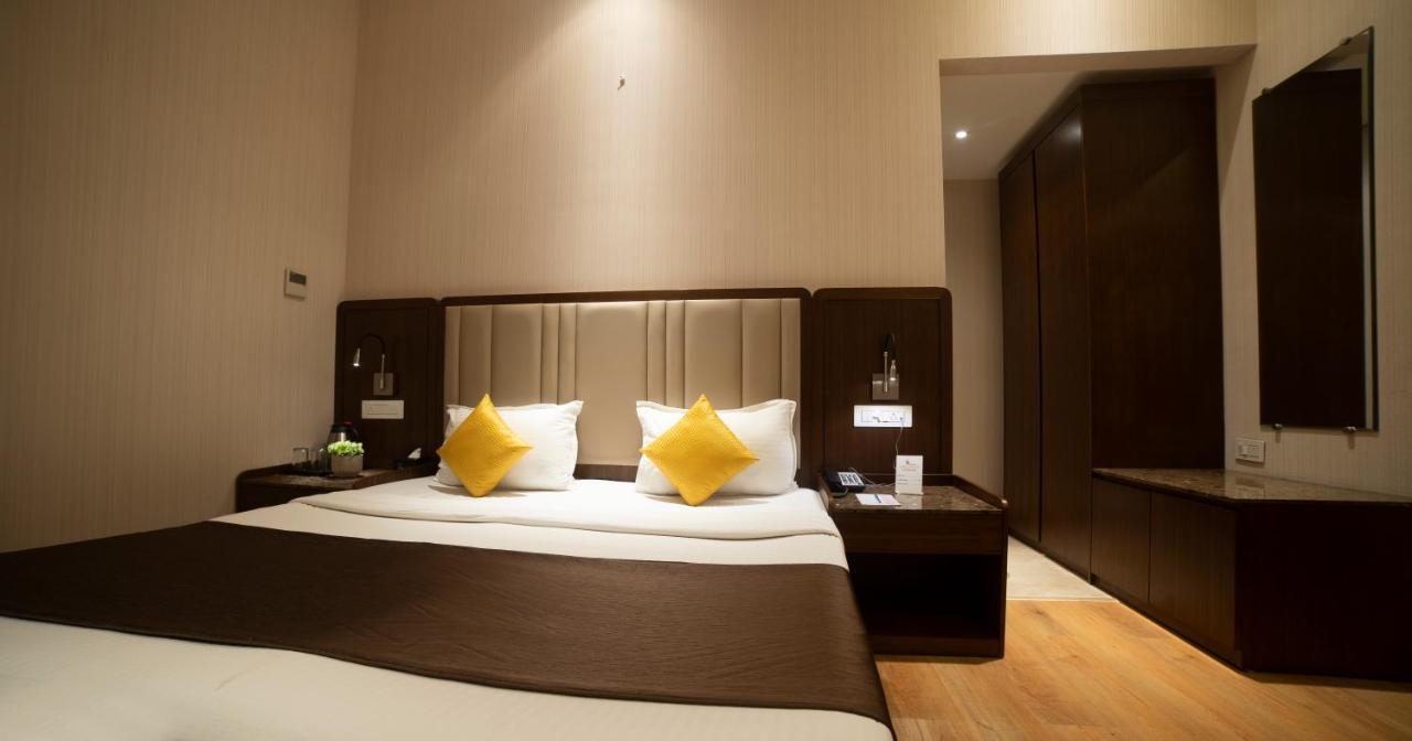 Hotel Rajhans Abhinandan Bhopal Eksteriør billede
