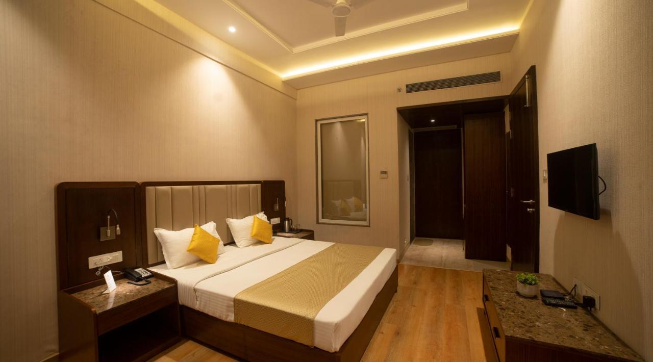 Hotel Rajhans Abhinandan Bhopal Eksteriør billede