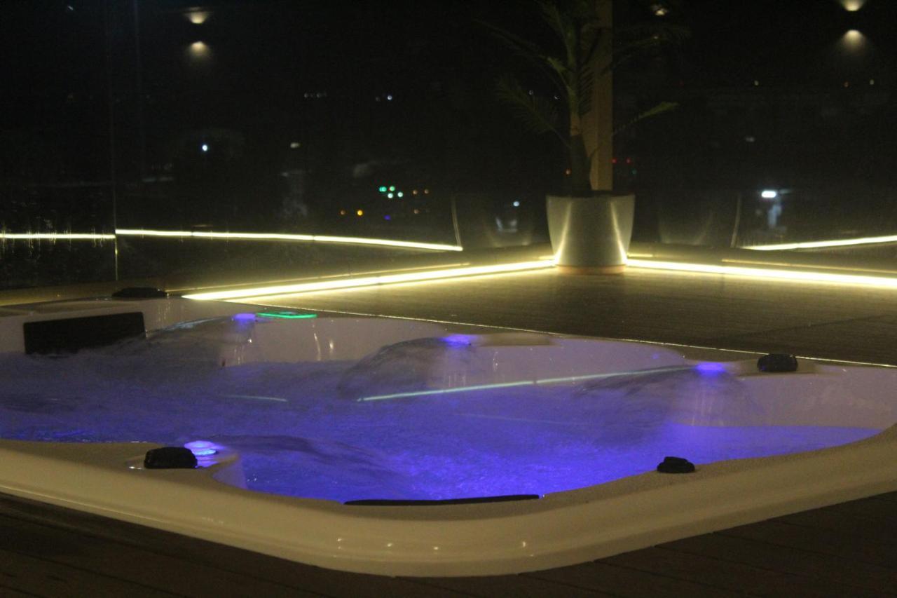 Hotel Rajhans Abhinandan Bhopal Eksteriør billede